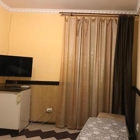 Львів Центр Міста Apartment In The Center Of Lviv Поруч Громадська Парковка ภายนอก รูปภาพ