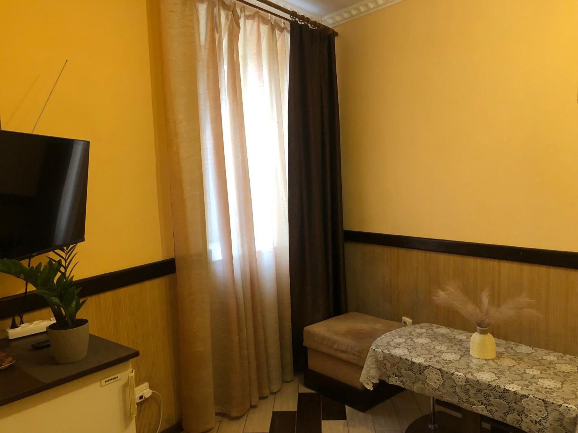 Львів Центр Міста Apartment In The Center Of Lviv Поруч Громадська Парковка ภายนอก รูปภาพ